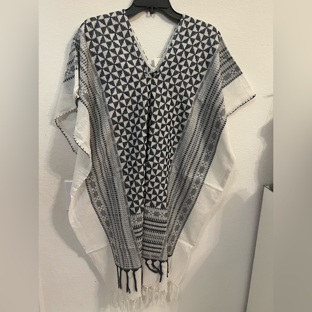 David & Young collection poncho